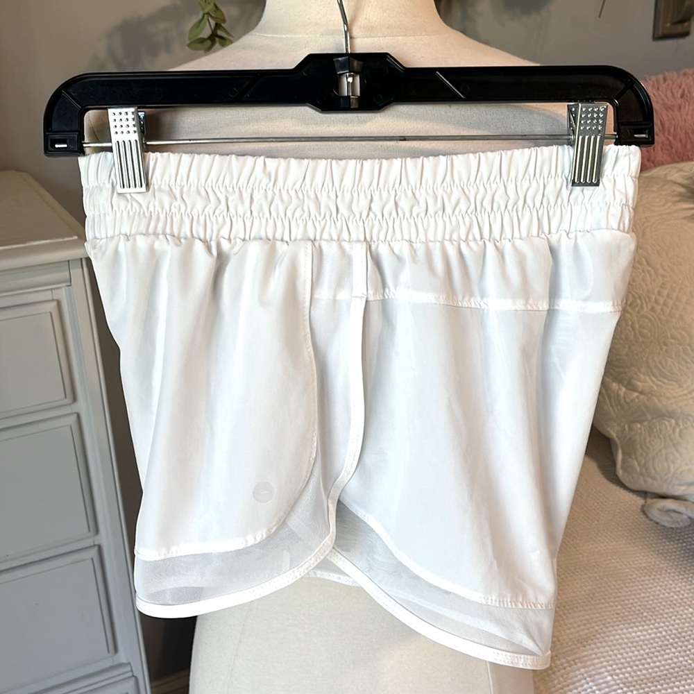 White Athletic Shorts Womens Small - Picture 6 of 10
